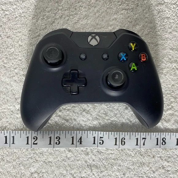 Xbox One Wireless Controller - Picture 2 of 13